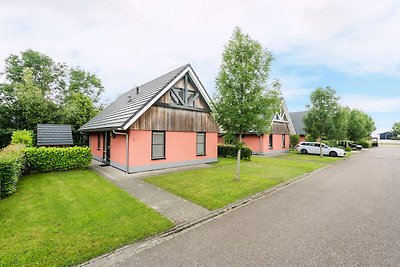 Gemütliches Ferienhaus in Balk in Strandnähe