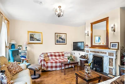 Haus nahe Lough Mask mit Gartenblick