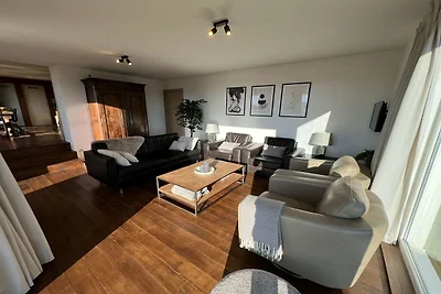Schöne freistehende Villa mit Sauna in Érezée