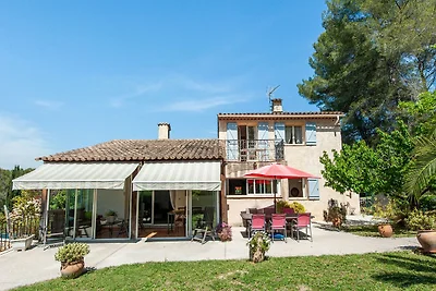 Villa moderna a Mougins con piscina privata