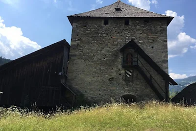Einladendes Chalet mit Außenjacuzzi an der...