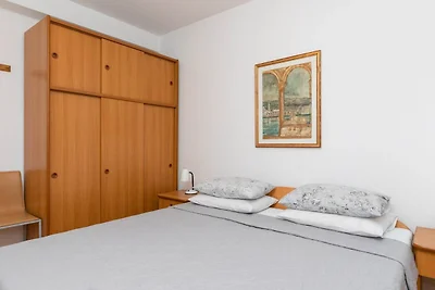 Villa Supetar Garden - Classic Two Bedroom Ap...