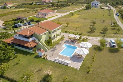 Geräumiges Apartment mit Pool