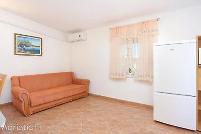 Holiday Home Nada Rogoznica - Six Bedroom Hol...
