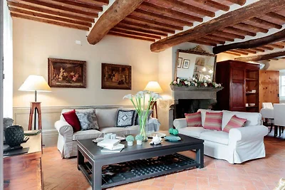 Villa vicino Lucca con forno e giardino