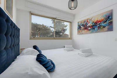 MC Riviera: modern apartment with stunning se...