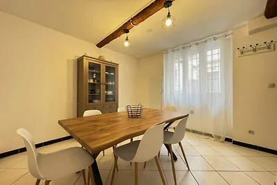 Privatzimmer mit Schreibtisch in Béziers