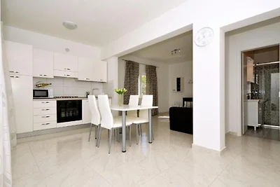 Holiday Home Mery - Two Bedroom House