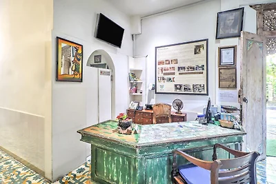 Luxury Deluxe DBL Retreat W/ Free WiFi and...