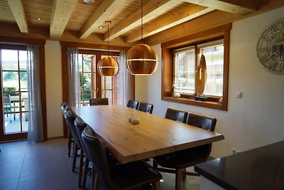 Chalet für 10 Gäste mit Pool