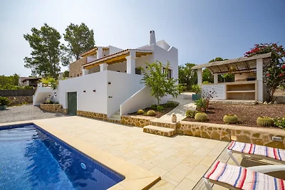 Rustige villa in Cala Vadella met zwembad
