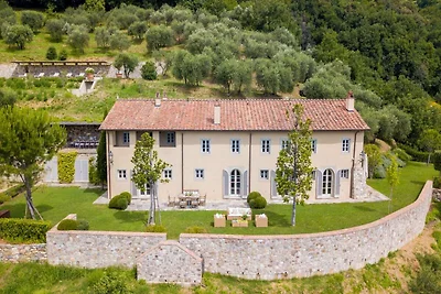 Luxusvilla mit 10 Schlafzimmern in Lucca