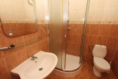 Studio für 3 Personen, Rewal
