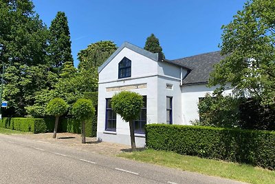 Vrijstaande woning in landelijk gebied met...