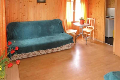 Hübscher Bungalow in Wrzosowo mit Garten