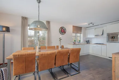 Stattliche, luxuriöse Villa mit 2 Bädern, 2 k...