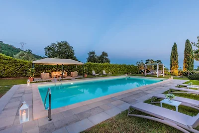 Steinhaus in Toskana mit Pool und Weinbergen