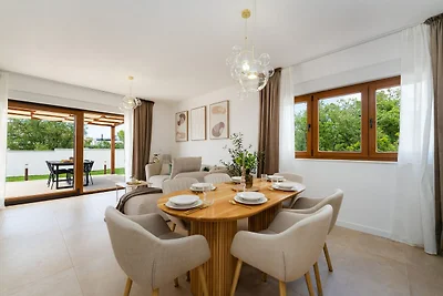 Moderno rifugio vicino alla costa di Zara