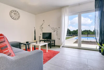Villa con piscina a 1 km dalla spiaggia