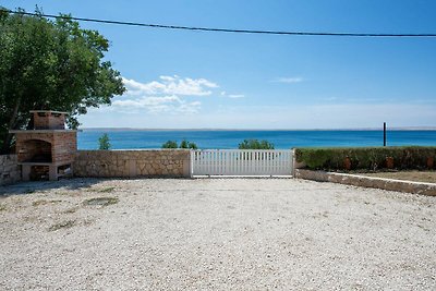 Woning met terras gelegen vlakbij het strand