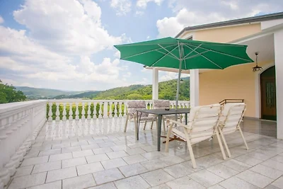 Villa in Buzet mit Schwimmbecken