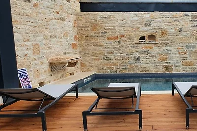 Villa in Tinjan mit Schwimmbecken
