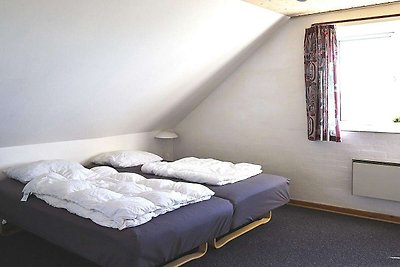 Uriges Ferienhaus in Frøstrup mit Indoor-Pool