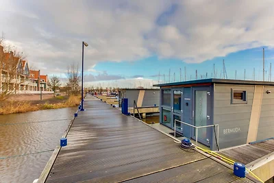Hausboot in Volendam nahe Fort Edam