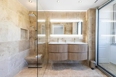 Geräumiges Apartment mit Klimaanlage, 2 Schla...