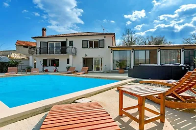 Casa de vacaciones en Imotski con piscina.