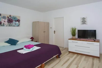 Two Bedroom Apartment With Terrace And Sea Vi...