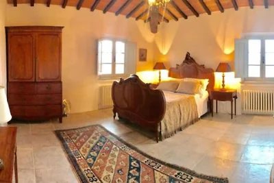 Invitante villa con giardino privato...