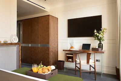 Palais Bourbon Hotel – Zimmer 34 – 2P –...