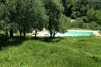 Moderna casa vacanze a Pescia Toscana con...