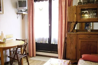 Studio für 4 Personen, Center Station