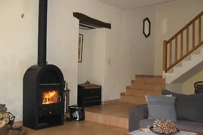 Graziosa casa in pietra con terrazza e giardi...