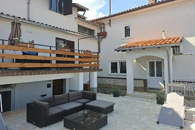 Cozy Lovran Apartment with Private Pool and S...
