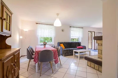 Ferienvilla mit privatem Garten in Lubiatów