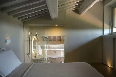Villa in pietra nei pressi di Cortona