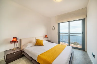 Beachfront apartment in L'Escala