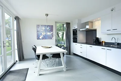 Villa in Hulshorst mit Terrasse