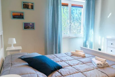 Lemon Apartment with Garden and Sea View