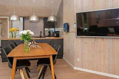 6 person holiday home in Oksbøl