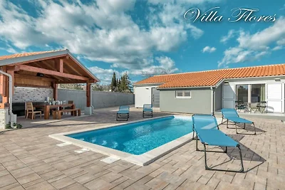 Villa in Marcana mit Schwimmbecken