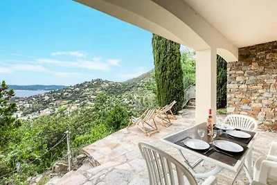 Wohnung in Aiguebelle mit Meerblick