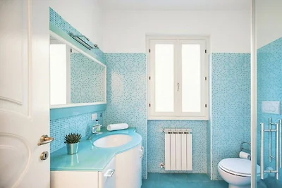 Art Apartment with Sea View
