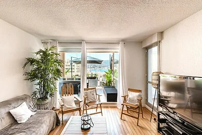 Wohnung in La Faviere mit Meerblick-Pool