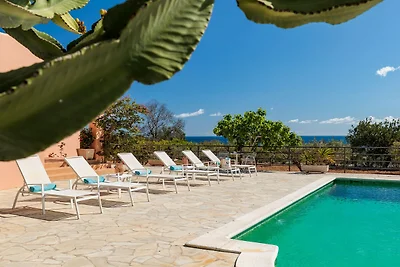 Schöne Villa in Sant Carles mit Pool