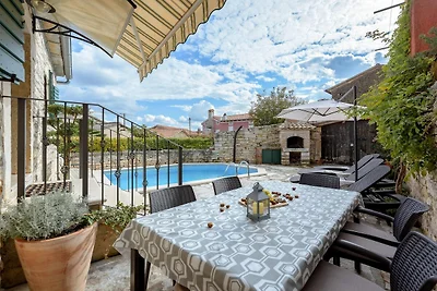 Majestätische Villa mit privatem Pool