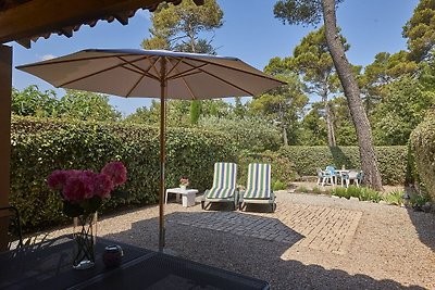 Provencal Bastide, in een groen gebied